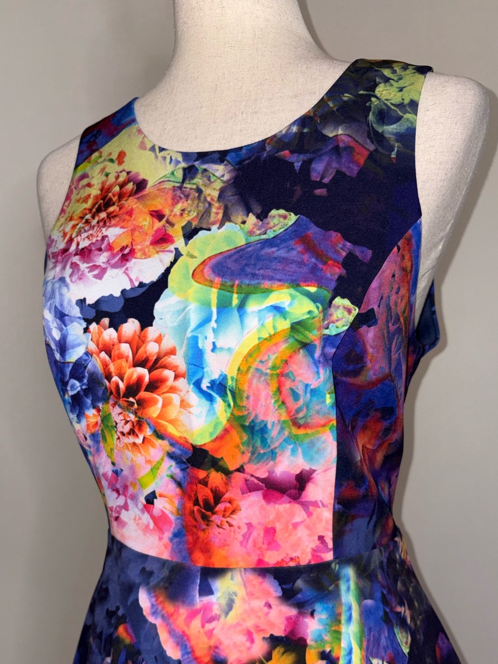 Bardot Vibrant Technicolor Floral Fit-and-Flare Dress Size 8 - Picture 4 of 7